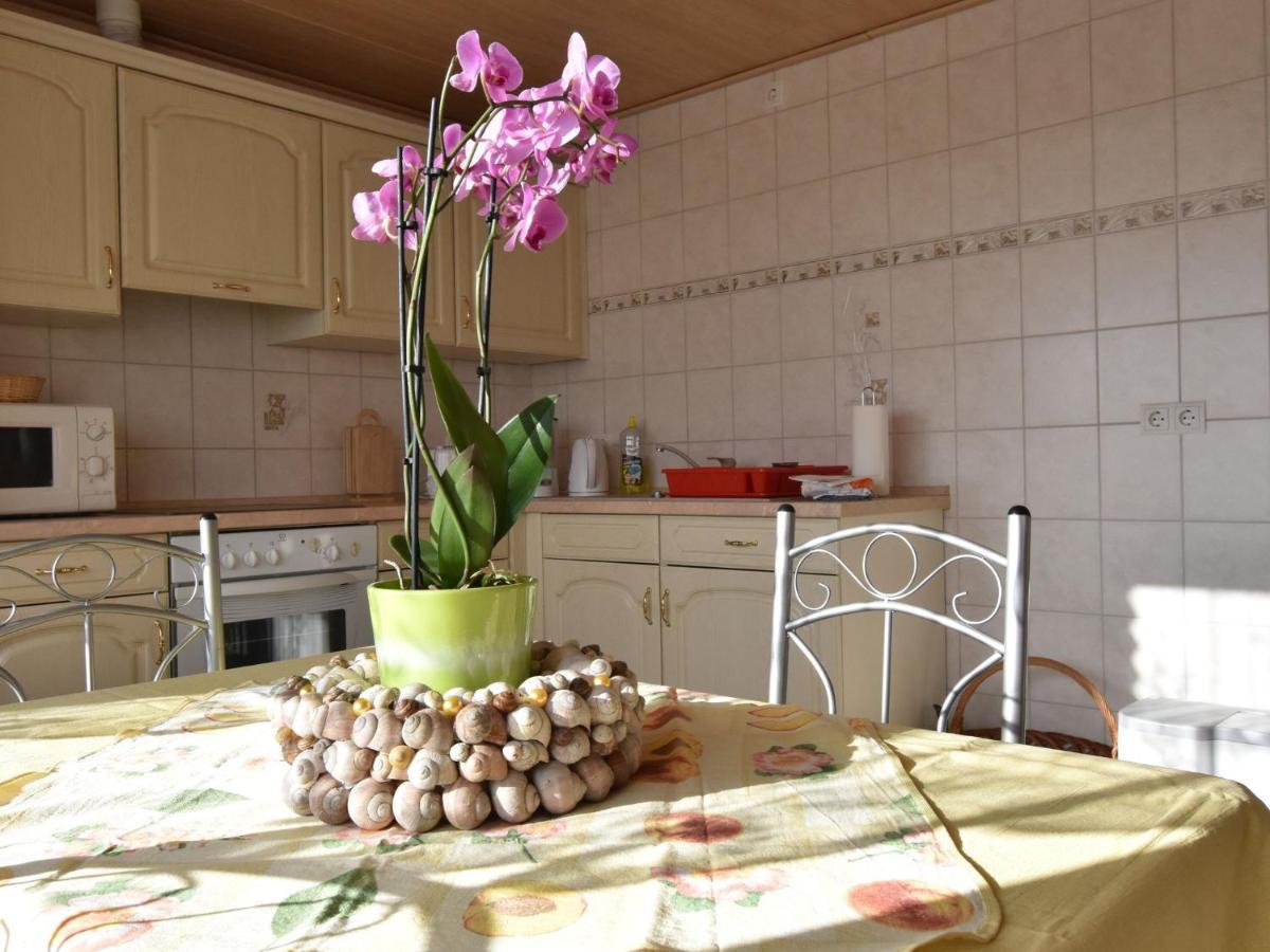 Spacious Apartment In Brusow With Garden Kröpelin Exteriér fotografie